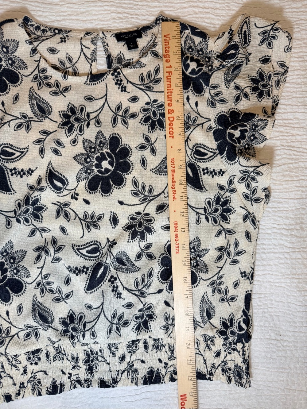Ann Taylor Cream Black Floral Flutter Sleeve Blouse Smocked Hem Top 🌸 - Picture 7 of 7